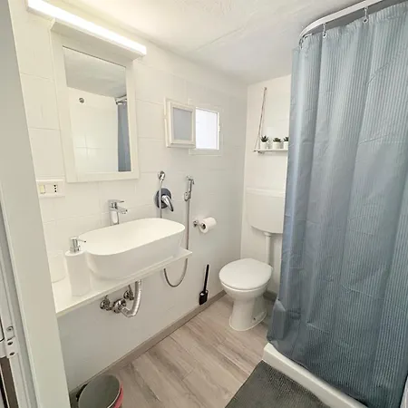 Newhouse 336 Барі